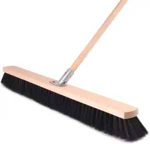 Robuster Hausbesen 700 mm Stabiler mit 120 cm Stiel Straßenbesen Industriebesen 