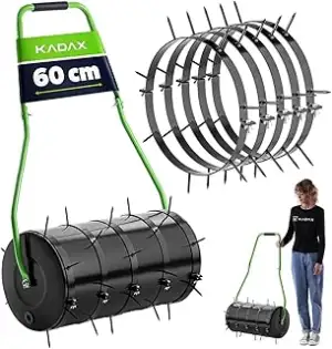 KADAX Rasenlüfter Walze 60 cm, Befüllbar mit Wasser oder Sand, Rasenwalze mit 6 