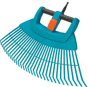 Gardena combisystem-Kunststoff-Fächerbesen XXL Vario: Der extrabreite Gartenrech